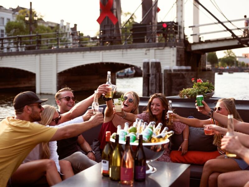 Amsterdam: Private Cruise with Drinks & Pizza or Burger - Value for Money and Booking Flexibility