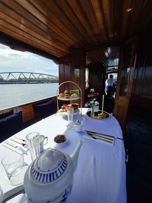 Amsterdam: Private Dinner Cruise on a Luxury Saloon Boat - Key Points