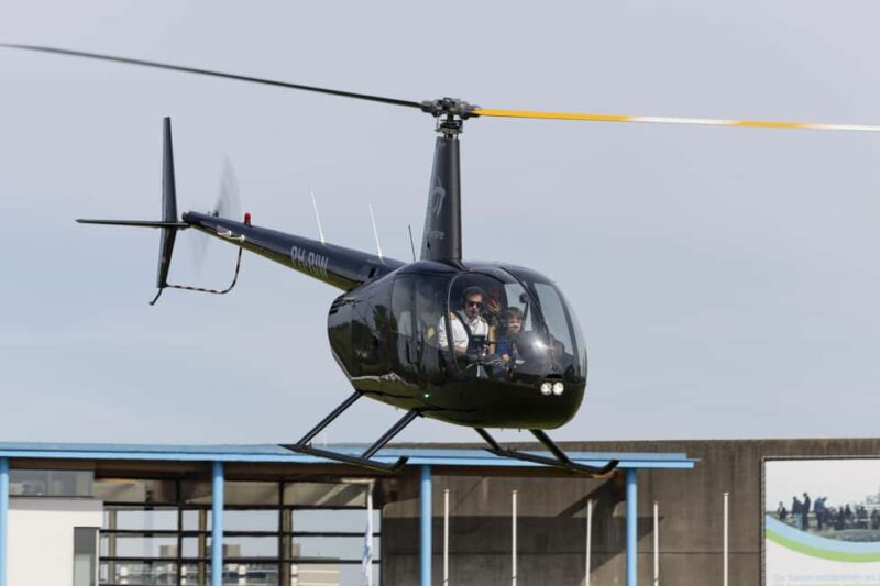 Amsterdam: Private Helicopter Tulip tour from Heliport AMS - The Expertise of the Pilot and Safety Standards