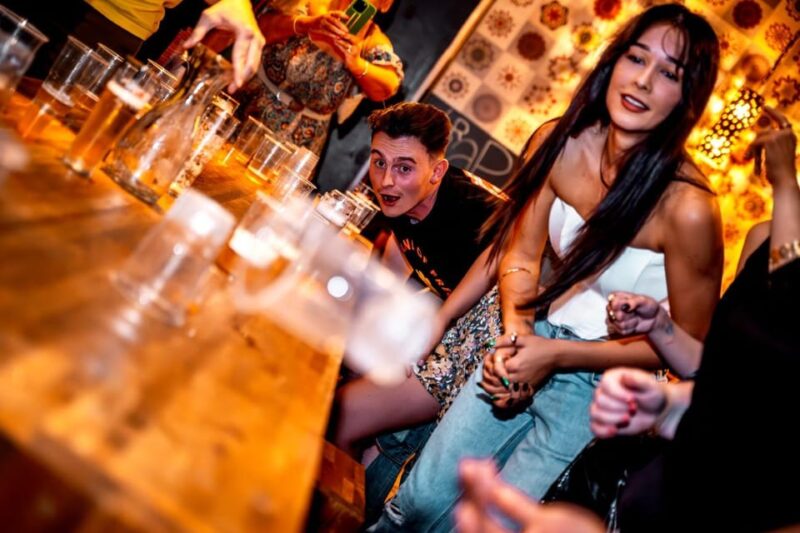 Amsterdam: Private Pub Crawl with VIP Club Entry and Shots - Creating Unforgettable Memories with Group Dynamics