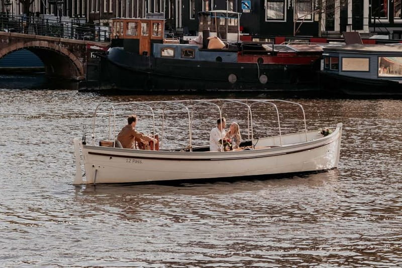 Amsterdam: Private Romantic Canal Cruise w. Prosecco/Snacks - Guides, Stories, and Music