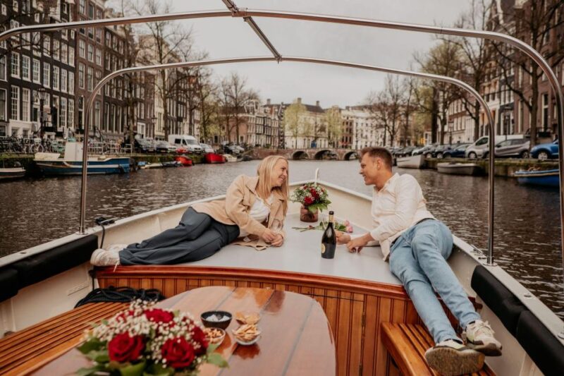 Amsterdam: Private Romantic Canal Cruise w. Prosecco/Snacks - Meeting Time, Location, and Practical Tips