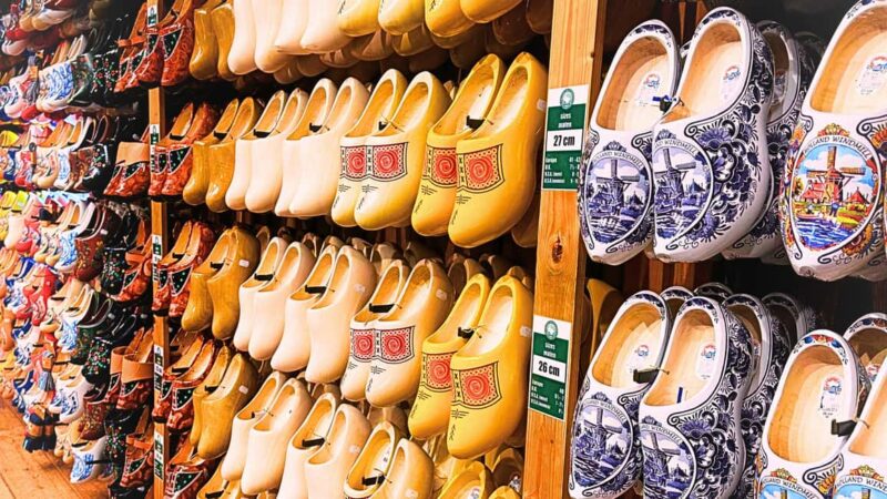 Amsterdam : Private Tour Zaanse Schans - Witnessing the Art of Wooden Clogs