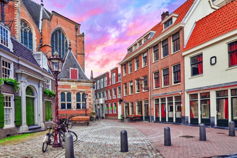 Amsterdam Private Walking Tour for Couples - Visiting the Historic Oude Kerk