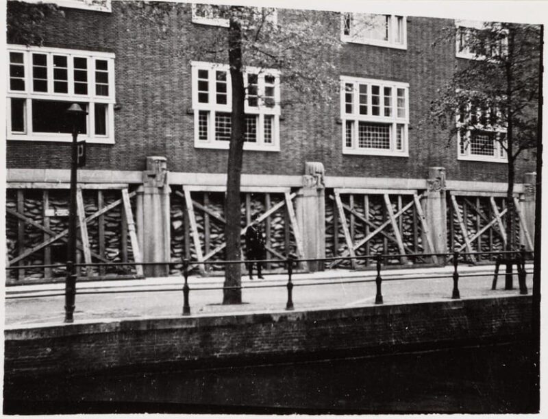 Amsterdam: Private World War Two History Walking Tour - Starting at the Old Anne Frank House on Prinsengracht