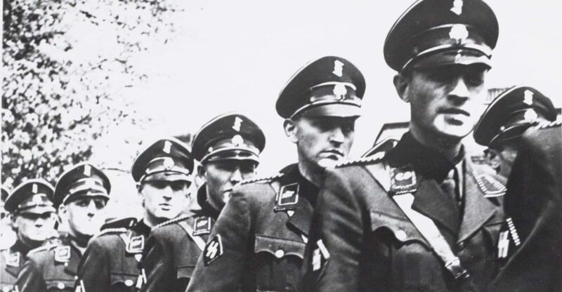 Amsterdam: Private World War Two History Walking Tour - Key WWII Moments at Dam Square and Surroundings