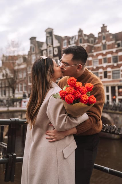 Amsterdam: Professional Photoshoot at the Canals - Who Will Love This Photoshoot?