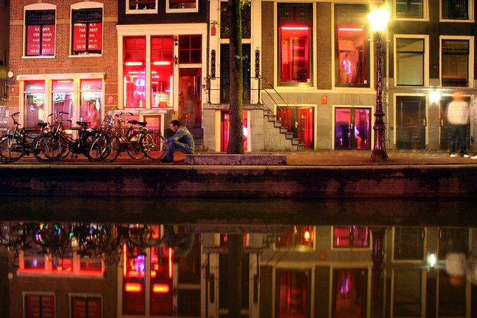 Amsterdam Red Light District and Coffee Shop Tour (TOP RATED) - The Guide Experience and Customer Satisfaction