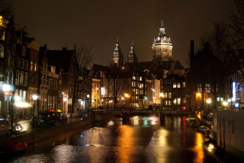 Amsterdam Red Light District and Old Town Walking Tour - Explore Amsterdam’s Red Light District and Old Town for $48