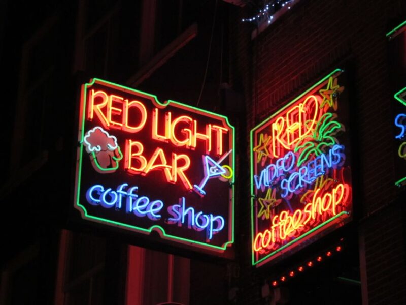 Amsterdam: Red Light District Exclusive Night Tour - Discovering the Red Light District’s Commercial Spaces