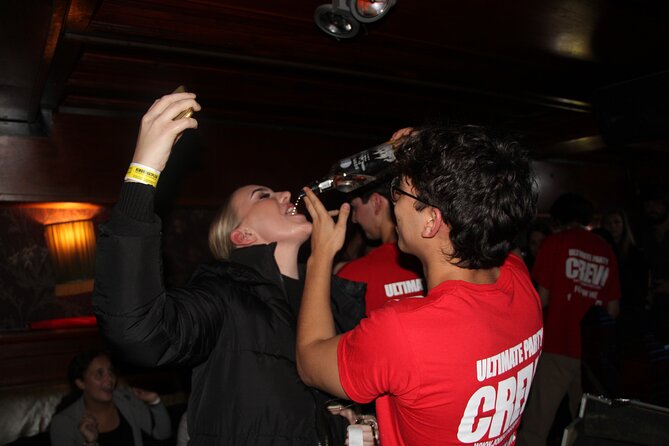 Amsterdam Red Light District Pub Crawl - Pacing, Group Size, and Logistics