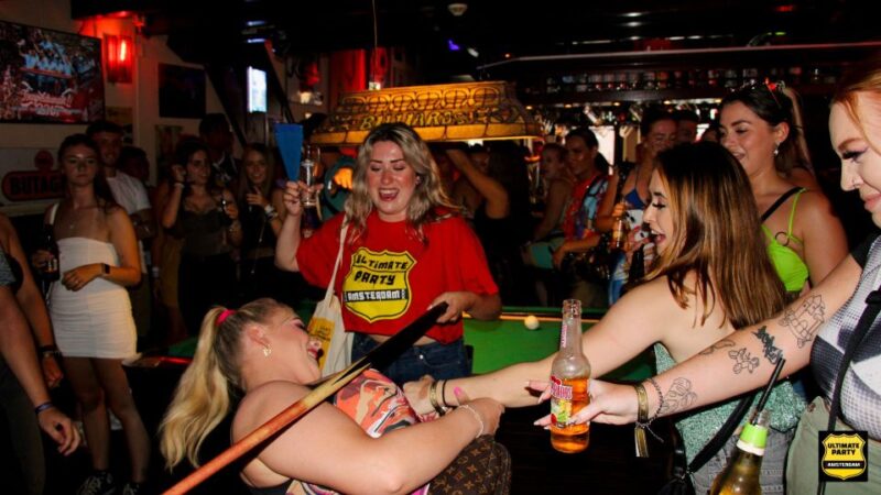 Amsterdam: Red Light District Pub Crawl with Unlimited Shots - Meet Your Guides in Amsterdam’s Red Light District