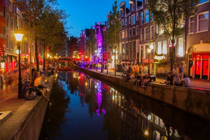 Amsterdam: Red Light District Walking Tour - Exploring Old Town and Historic Amsterdam Landmarks