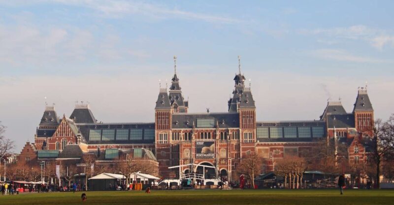Amsterdam: Rijksmuseumtour incl. Ticket German or English - Discover the Art Gems of the Rijksmuseum
