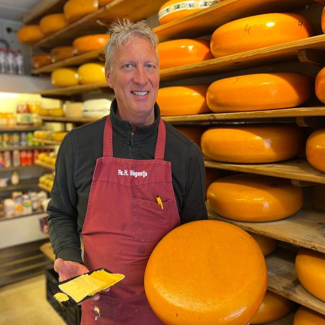 Amsterdam: Self-Guided Food Tour in De Jordaan Neighbourhood - Savoring Apple Pie at a Historic Brown Café