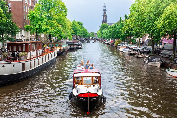 Amsterdam Small-Group Canal Cruise With Dutch Snacks and Drink - Practical Logistics and Accessibility