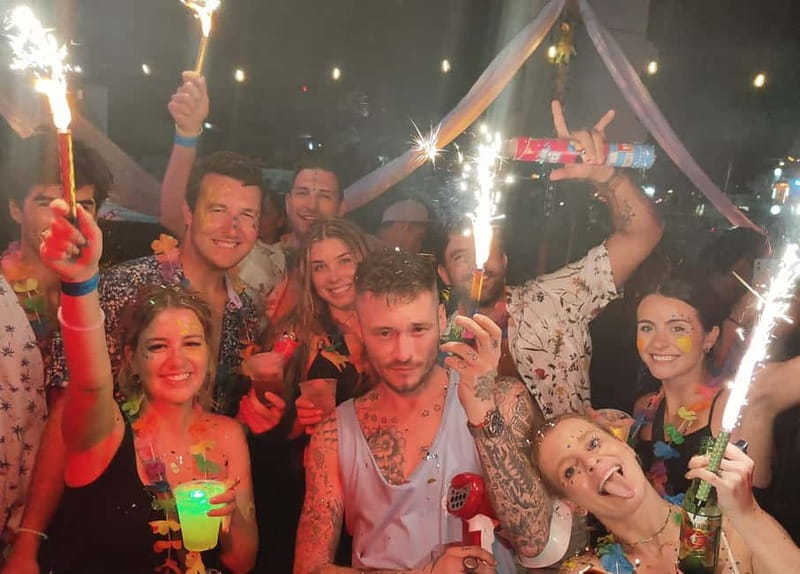 Amsterdam: Social Pubcrawl, Games and get to know eachother - Key Points