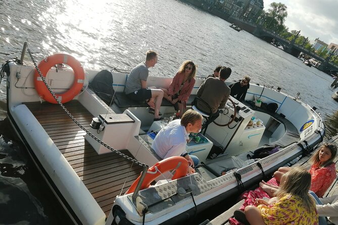 Amsterdam: The Bulldog Boat Smoke Cruise - The Experience of the Guides and Crew