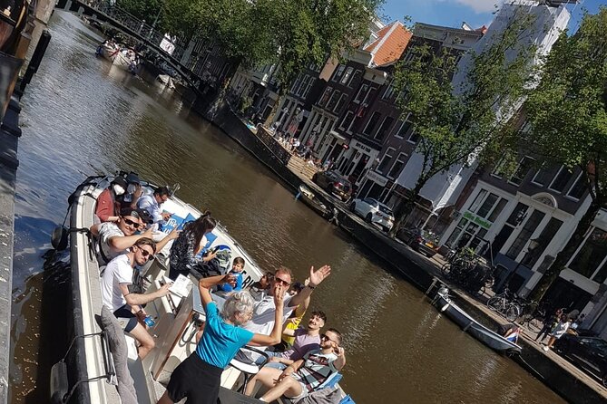 Amsterdam: The Bulldog Boat Smoke Cruise - The Drinking and Smoking Policy: What You Need to Know