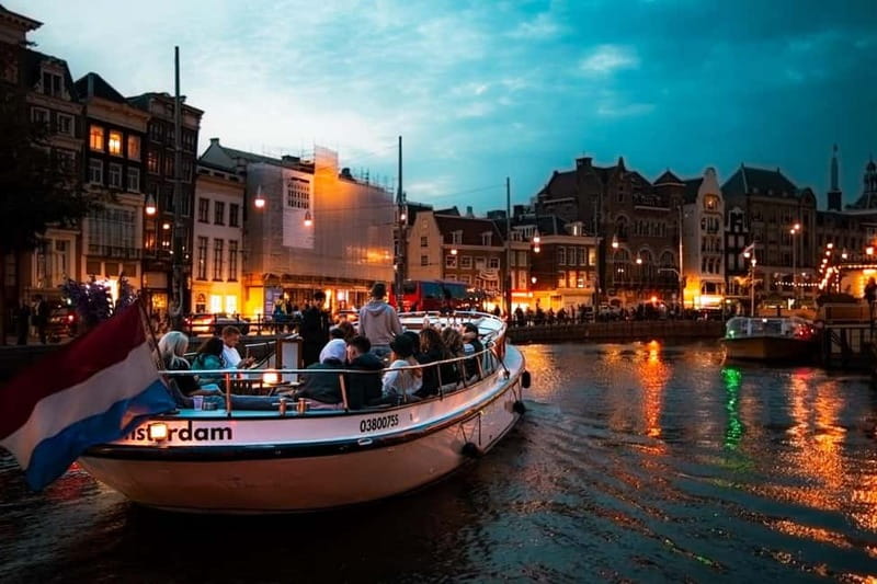 Amsterdam: The Bulldog Boat Smoke-Friendly Cruise & 2 Drinks - What’s Included and What to Bring