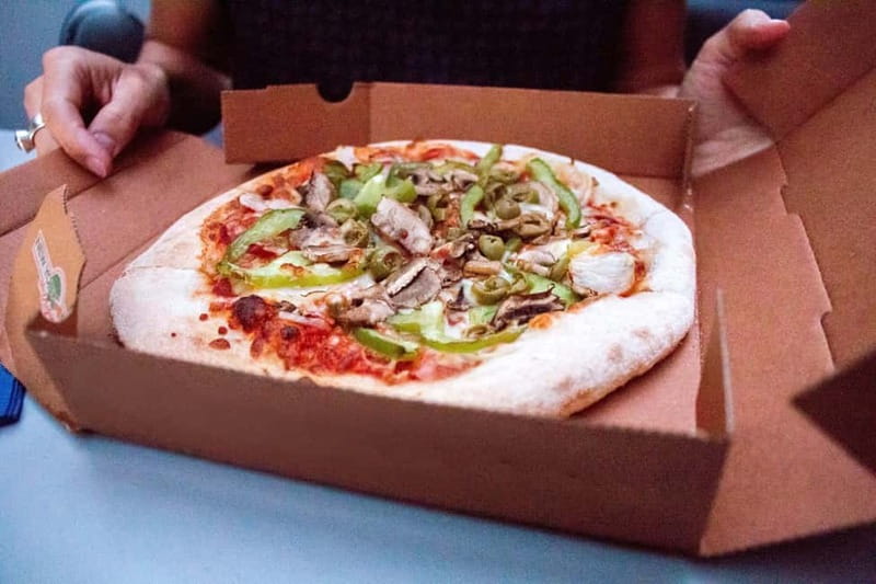 Amsterdam: The Original Pizza Dinner Cruise with Drinks - Key Points