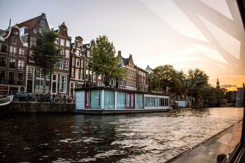 Amsterdam: The Original Pizza Dinner Cruise with Drinks - The Experience for Different Groups