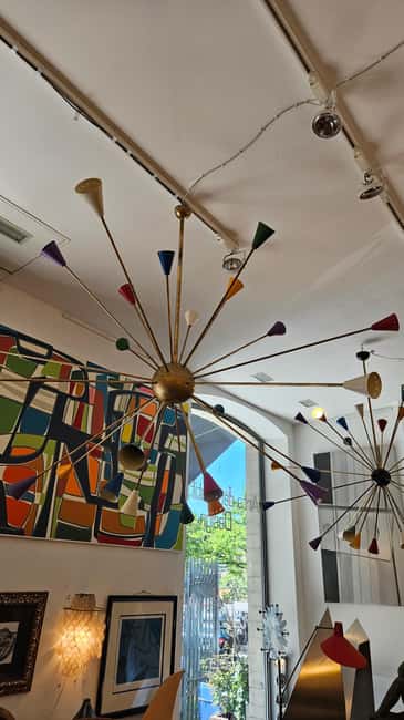 Amsterdam: Thrift Shopping Tour with Interior Designer - Exploring Thrift Shops with a Focus on Mid-Century Modern and Art Deco