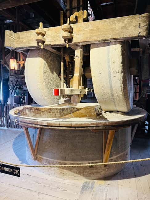 Amsterdam to Keukenhof & Zaanseschans: Private Tour - Ideal For Flower Enthusiasts and Cultural Explorers