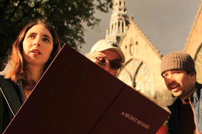 Amsterdam Treasure Hunt: The Mystery of a Secret Sender - Key Points