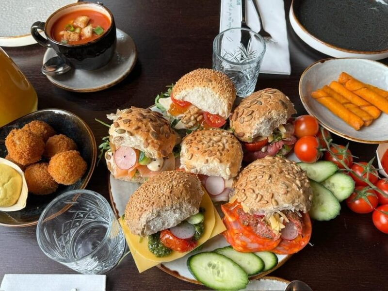 Amsterdam: Tulip Fields Day Tour with Lunch & Windmill - Visiting the Windmill and Surrounding Countryside