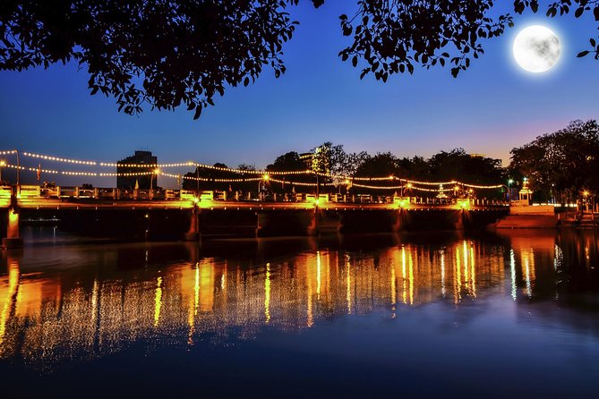 Amsterdam Wine and Cheese Evening Cruise - The Route: Classic Amsterdam Canal Sights