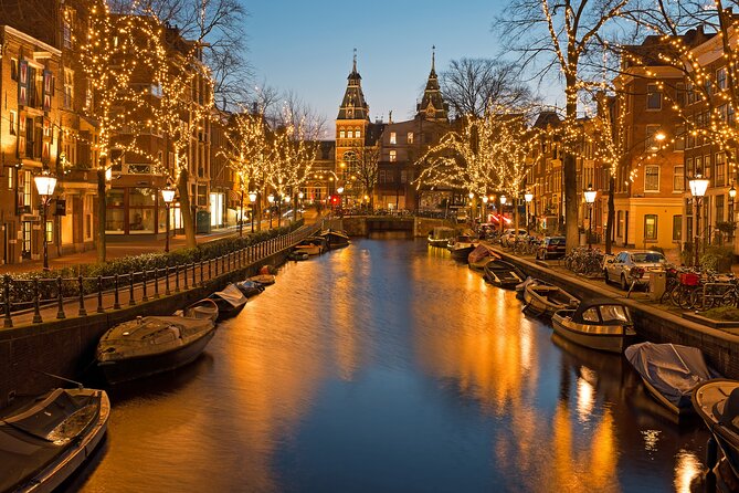 Amsterdam Winter Wonder Walk - Visiting the Historic Squares of Nieuwmarkt and Spui