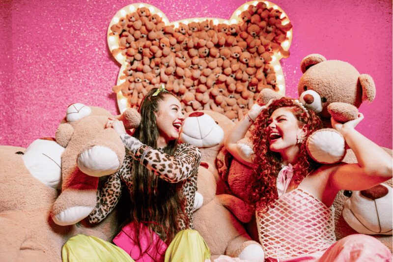 Amsterdam: WONDR Experience SpongeBob Special - The Pink Building and Meeting Details