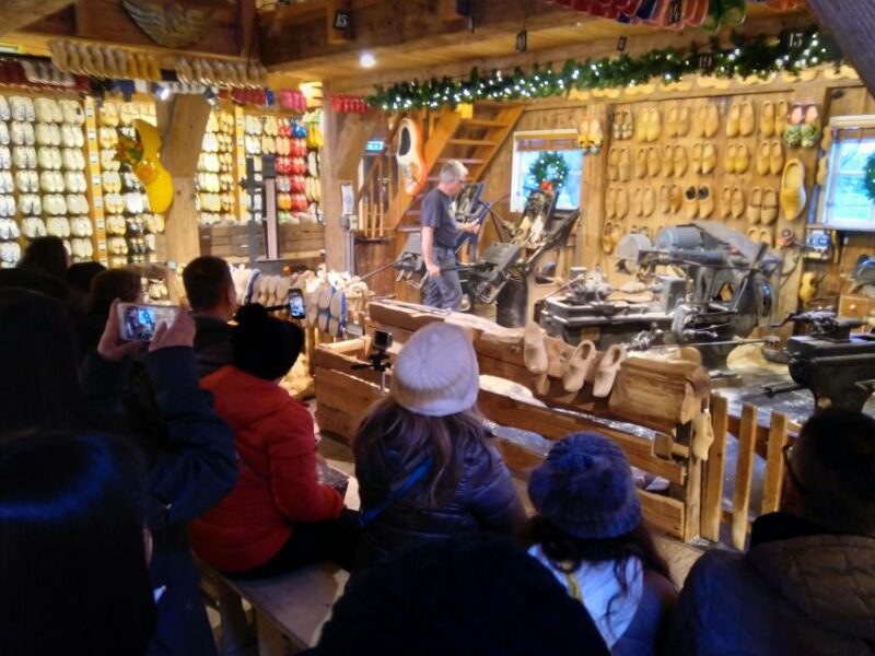 Amsterdam: Zaanse Schans 3-Hour Small Group Tour - Exploring Zaanse Schanss Iconic Windmills