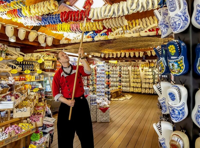 Amsterdam: Zaanse Schans, Edam, Volendam & Marken Bus Tour - Exploring Volendam’s Colorful Harbor and Fish Market