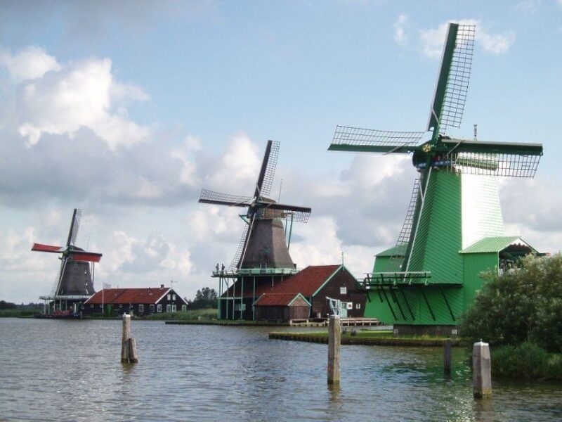Amsterdam: Zaanse Schans Windmills Bike Tour with Guide - Key Points