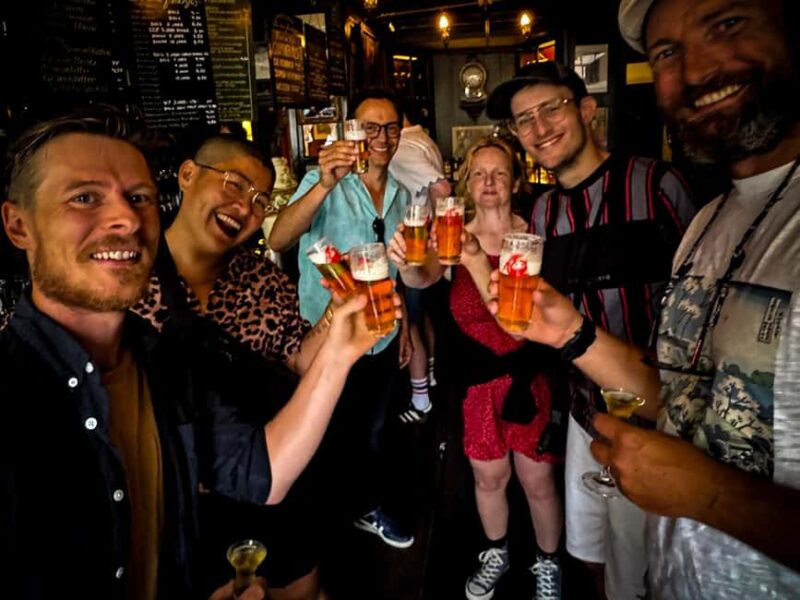 Amsterdam's Brews & T'ales - Discover Delicious Craft Beers - Logistics: Meeting Point and Group Size