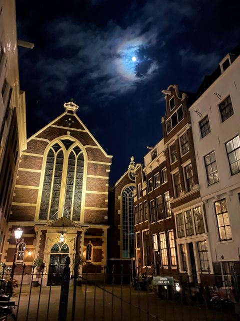 Amsterdams Ghostly Experiences Group Tour - Exploring Historic Sites with Haunted Histories