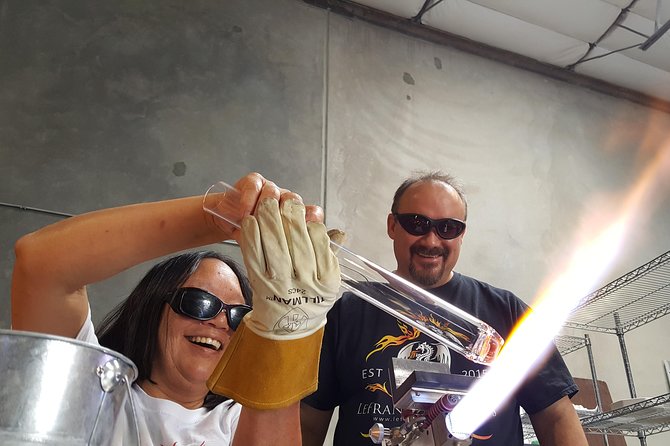 An adventure in Glassblowing by Torch - Logistics: Meeting Point and Accessibility