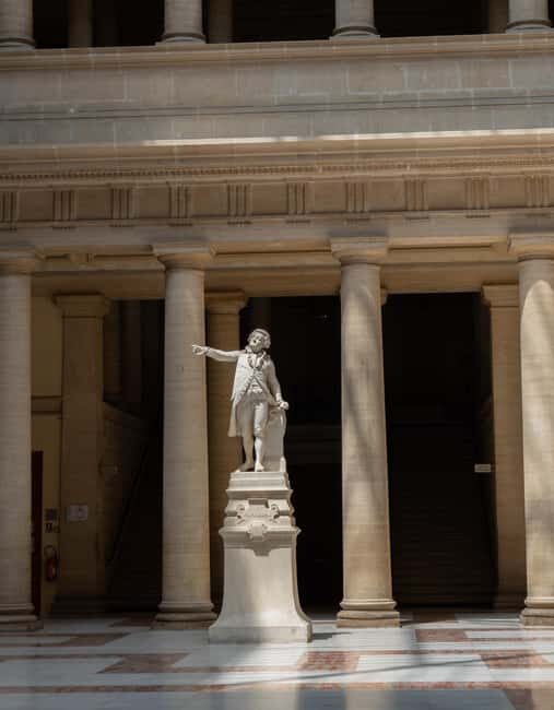 An Aix-traordinary Walking City Tour of Aix-en-Provence - Exploring the Vibrant Food Market at Place Richelme