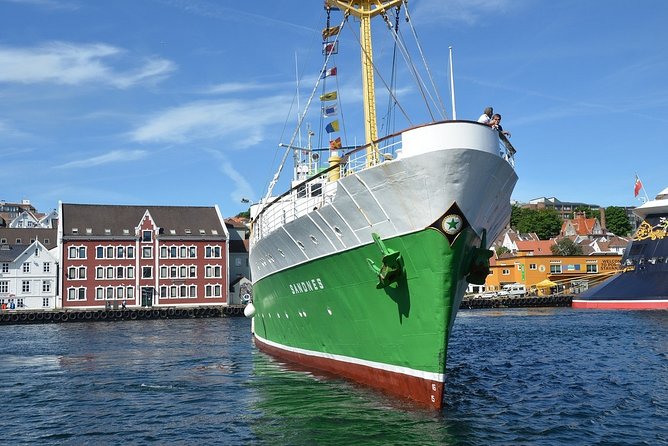An amazing guided private walking tour of Stavanger. - Explore the Royal Residence at Ledaal House