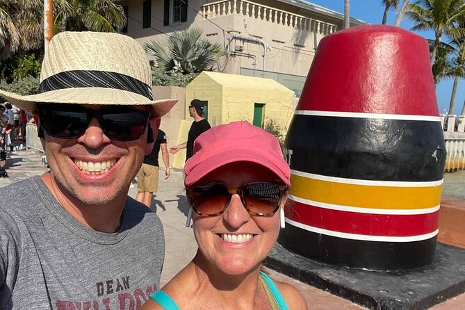 An Audio Guide of Key Wests Journey From Village to Micro State - Experiencing the Lively Atmosphere of Sloppy Joe’s Bar