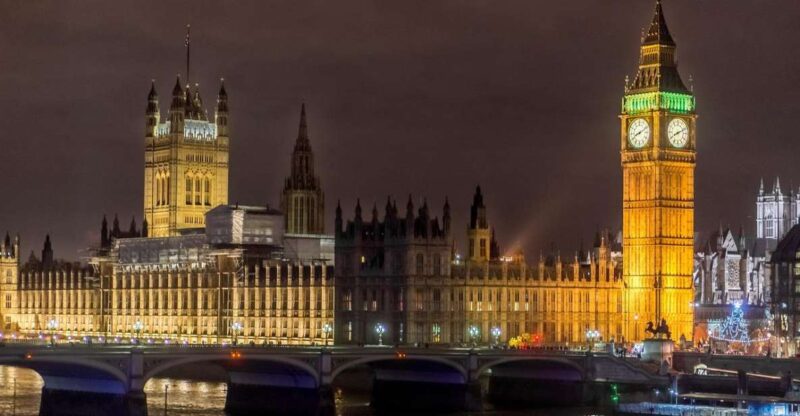 An Evening in London. Private Panoramic night Tour - Exploring London’s Landmark Highlights from the Comfort of a Private Vehicle
