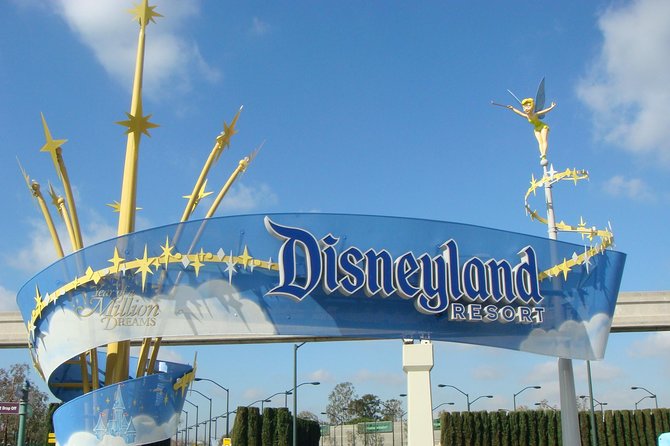 Anaheim Resort Private Transfer to or from John Wayne Airport. - Luggage Policy and Extra Fees