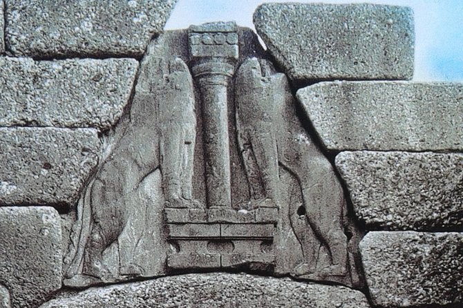 Anc. Corinth, Mycenae, Epidaurus & Nafplio Full Day Private Tour - Discovering Artifacts at the Archaeological Museum of Corinth