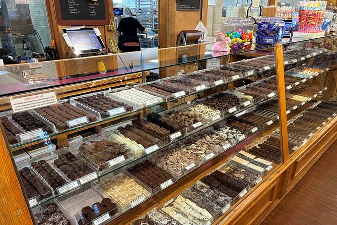 Anchorage City Tour, w/Choc Factory Samplings - Key Points