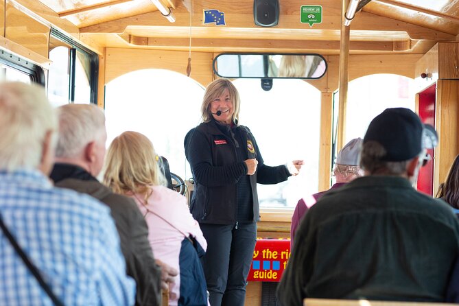 Anchorage Trolley's Deluxe City Tour - The Role of the Guides in Enriching the Tour