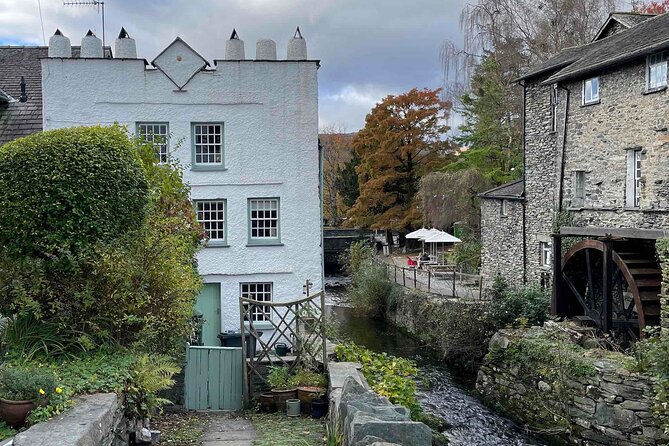 Ancient Ambleside and Waterhead Self-Guided Lake District Tour - Exploring Ambleside’s Historic Bridge House