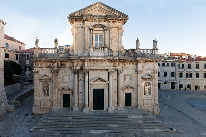 Ancient Old City Finest tour of Dubrovnik - Seeing the Churches and Hidden Alleyways