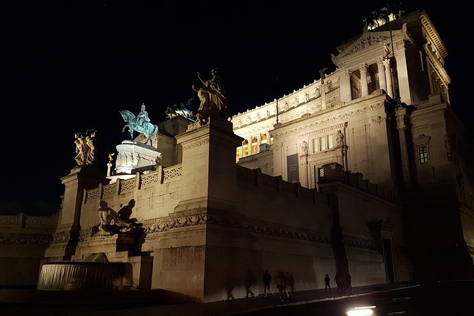 Ancient Rome at Twilight Walking Tour - Final Stop at the Colosseums Night Illumination